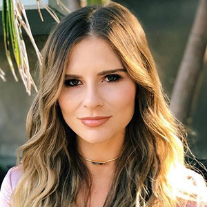 Jac Vanek Wiki, Age, Net Worth, Bracelet