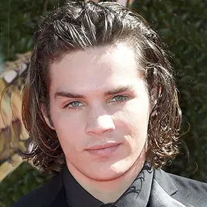 James Lastovic Bio, Parents, Dating, Net Worth