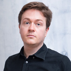 Johann Hari Wiki, Partner, Gay, Family, Height, Net Worth