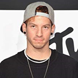 Josh Dun Net Worth, Girlfriend, Parents, Married