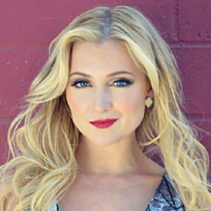 Katherine Bailess Boyfriend, Family, Net Worth
