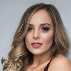 Kelsey Henson Wiki, Height, Wedding, Net Worth