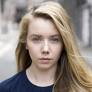 Lauren Lyle Wiki, Age, Birthday, Parents, Boyfriend, Affair