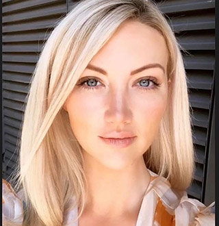 Who Is Leah Totton Boyfriend? Also About Engaged, Family