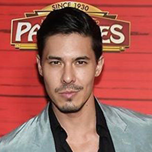 Lewis Tan Girlfriend, Gay, Parents, Net Worth
