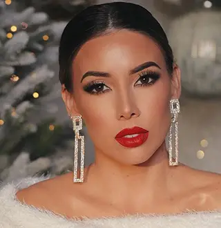 Lustrelux Bio: Married Status, Husband, Height, Real Name & Facts