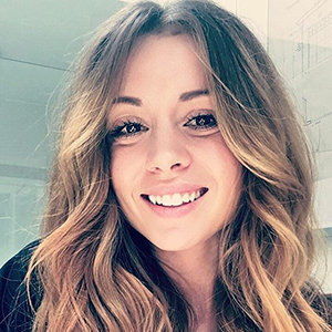 Lux Wright Wiki, Engaged, Wedding, Net Worth