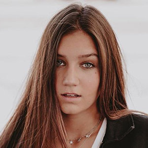 Mads Lewis Wiki, Boyfriend, Siblings, How Old Is She?