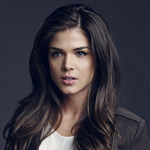 Marie Avgeropoulos Boyfriend, Net Worth, Family