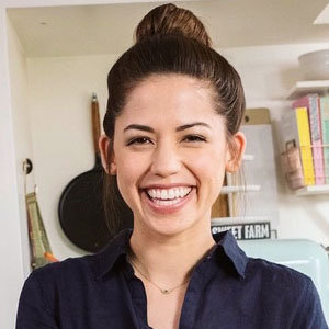Molly Yeh Wiki, Married, Husband, Boyfriend, Net Worth