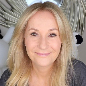 Is Nadine Baggott Married? Also Partner & Family Details