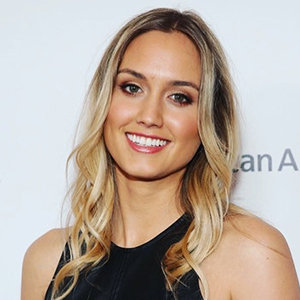 Naomi Kyle Wiki, Age, Husband, Dating, Height, Feet