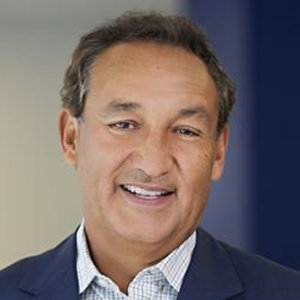 Oscar Munoz Net Worth, Wife, Children, Now