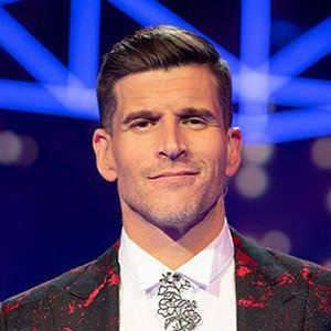 Osher Gunsberg Bio: From Married Life, Wedding, Baby To Net Worth