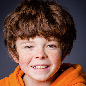 Paddy Holland Wiki, Parents, Siblings, Net Worth, School