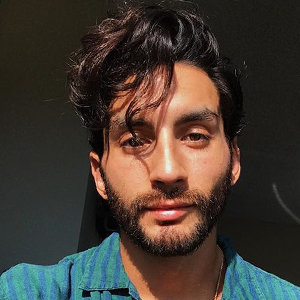 Robert Roldan Wiki, Wife, Gay, Family