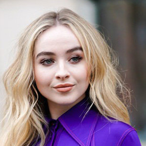 Sabrina Carpenter Boyfriend, Dating, Parents, Net Worth