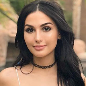 SSSniperWolf Wiki, Age, Boyfriend, Net Worth | Famous YouTube Star Facts
