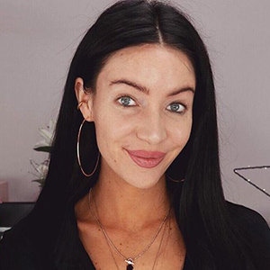 Stephanie Lange Personal Life Insight: Dating, Boyfriend, Engaged