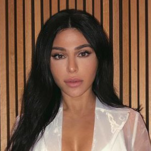 YouTube Star Teni Panosian Wiki: Boyfriend Details & Family