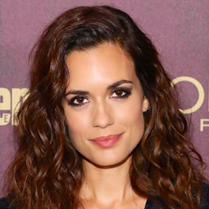Torrey DeVitto Husband, Boyfriend, Dating, Net Worth