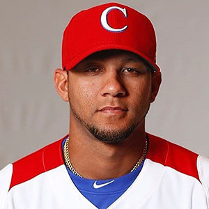 Yuli Gurriel Girlfriend, Wife, Contract, Salary