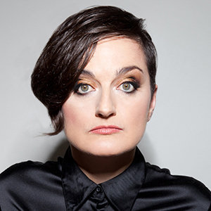 Zoe Lyons Wiki, Partner, Wife, Height, Tour, Net Worth