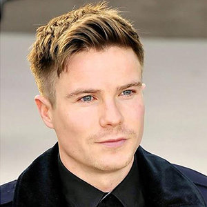 Who Is Joe Dempsie Girlfriend? Dating, Family, Gay Details On Game Of Thrones Actor