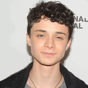 Lucas Jade Zumann Wiki: Girlfriend, Family, Net Worth