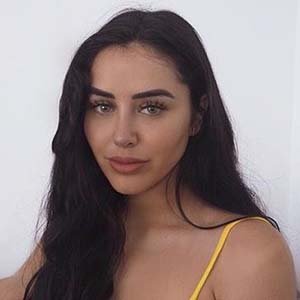 Marnie Simpson Wiki: Boyfriend, Lesbian, Surgery