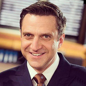 Raul Esparza Gay, Boyfriend, Wife, Net Worth