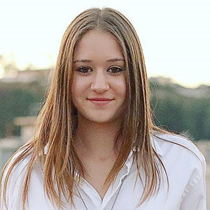 Riley Lewis Wiki: Age, Family, Boyfriend, Height