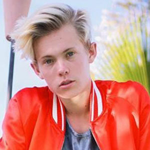 Tanner Fox Wiki, Bio, Age, Parents, Girlfriend, Scooter and Net Worth